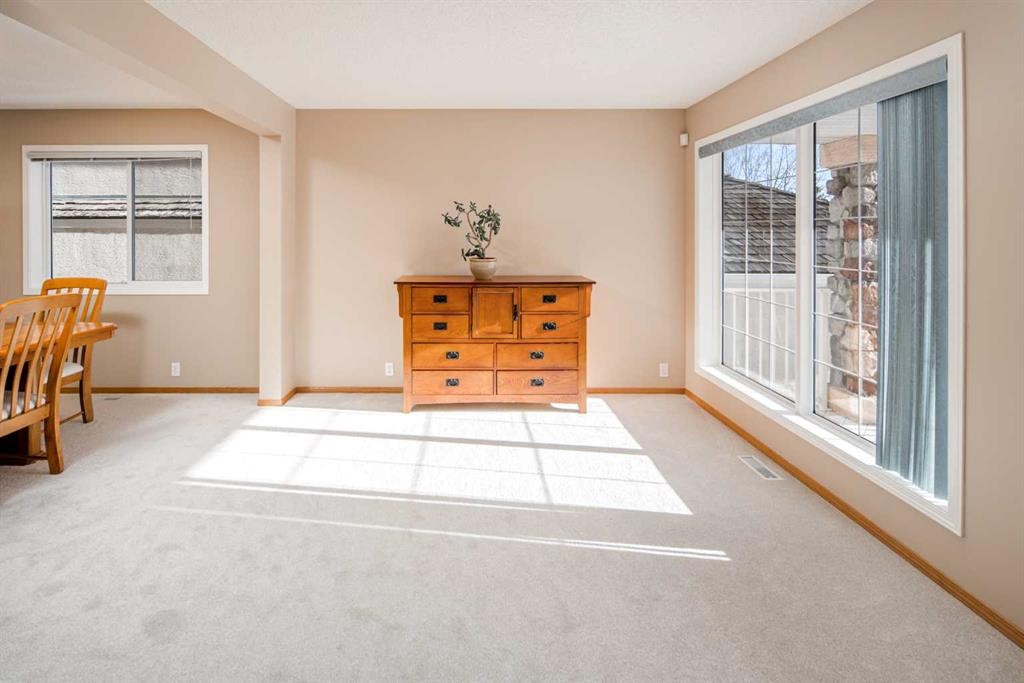 110 Hampstead Rise Nw, Calgary, AB - Indoor Photo Showing Other Room