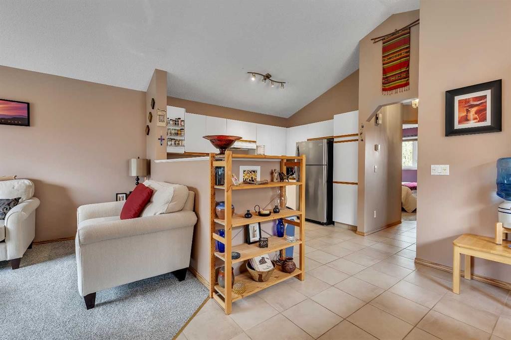 34 Hidden Spring Circle Nw, Calgary, AB - Indoor