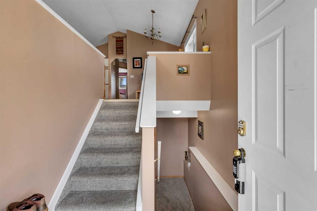 34 Hidden Spring Circle Nw, Calgary, AB - Indoor Photo Showing Other Room