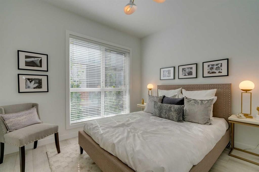 4010 Kovitz Lane Nw, Calgary, AB - Indoor Photo Showing Bedroom