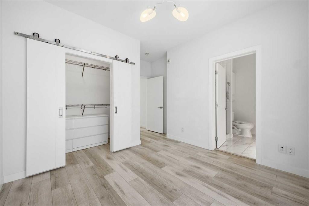 4010 Kovitz Lane Nw, Calgary, AB - Indoor Photo Showing Other Room