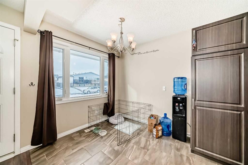 118 Dovertree Place Se, Calgary, AB - Indoor