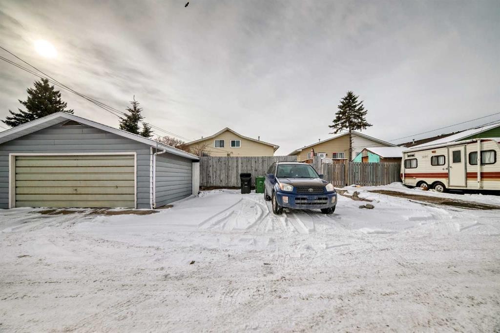 118 Dovertree Place Se, Calgary, AB - Outdoor