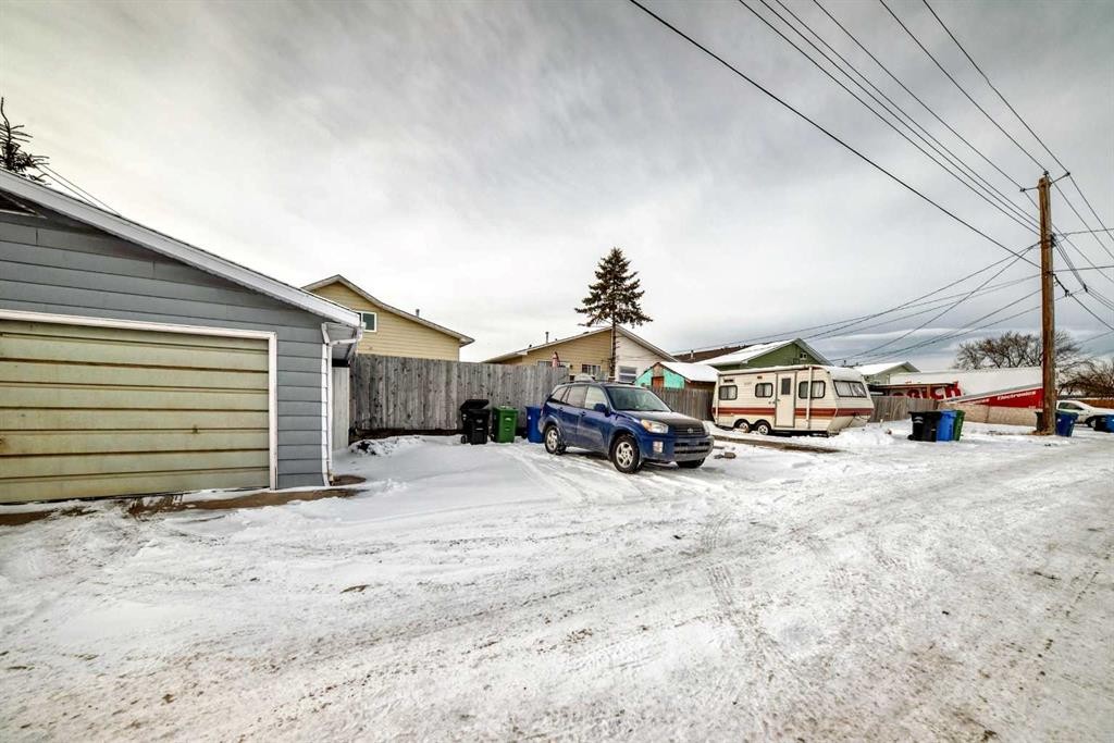 118 Dovertree Place Se, Calgary, AB - Outdoor