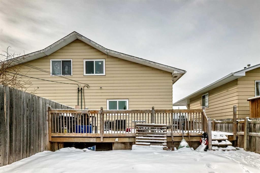 118 Dovertree Place Se, Calgary, AB - Outdoor With Deck Patio Veranda With Exterior