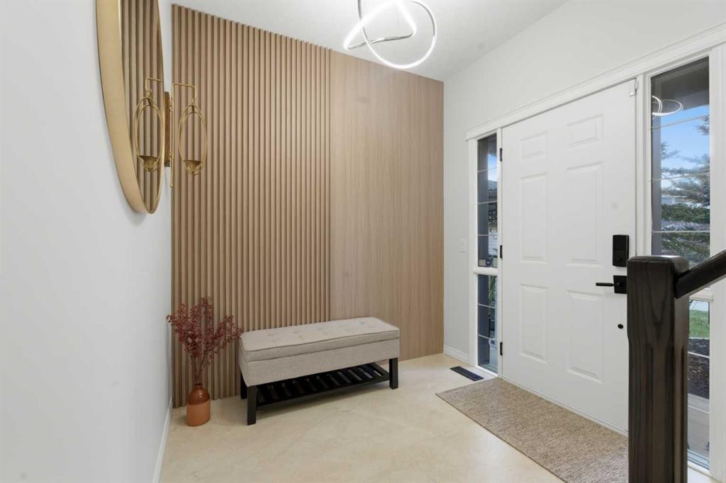 146 Springbluff Heights Sw, Calgary, AB - Indoor Photo Showing Other Room