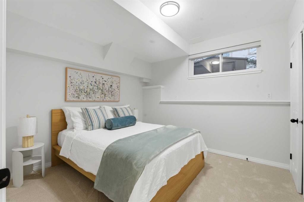 146 Springbluff Heights Sw, Calgary, AB - Indoor Photo Showing Bedroom