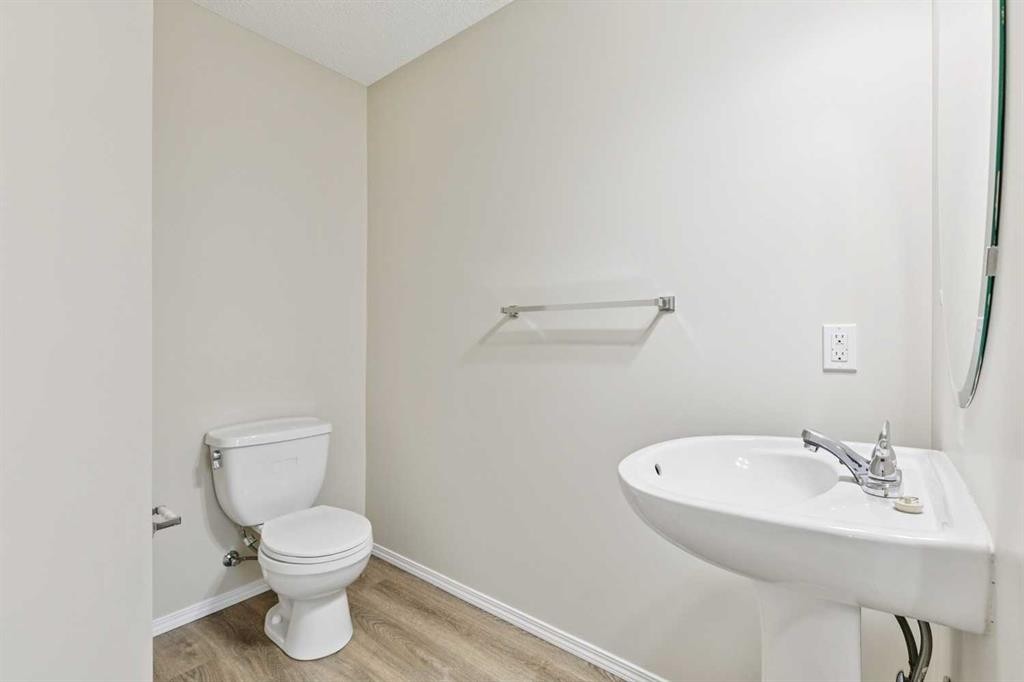 475 Cimarron Boulevard, Okotoks, AB - Indoor Photo Showing Bathroom