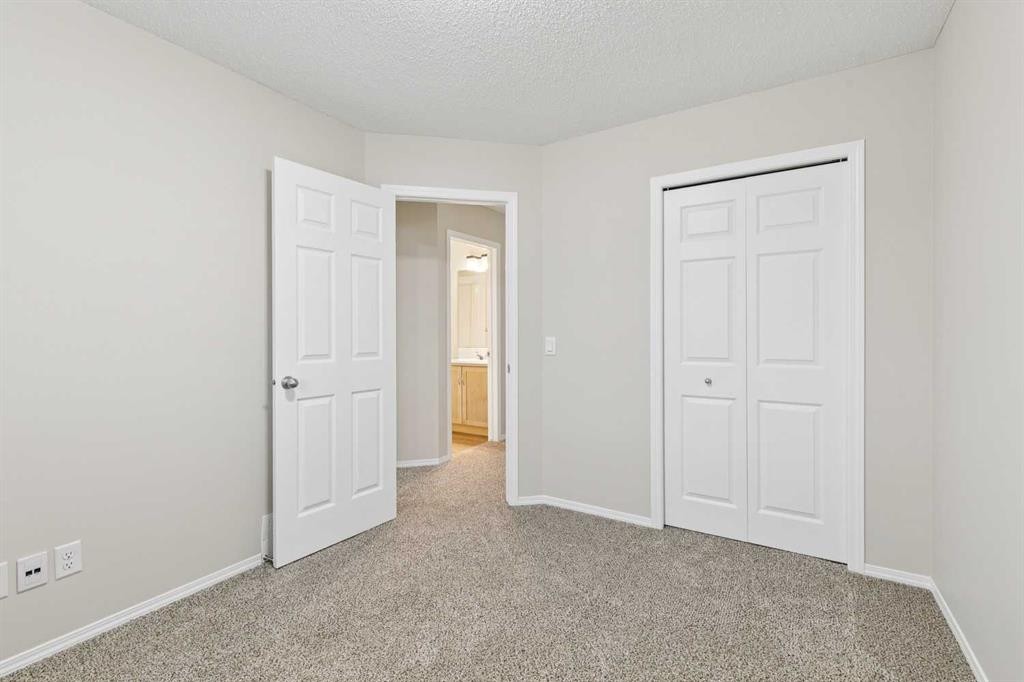 475 Cimarron Boulevard, Okotoks, AB - Indoor