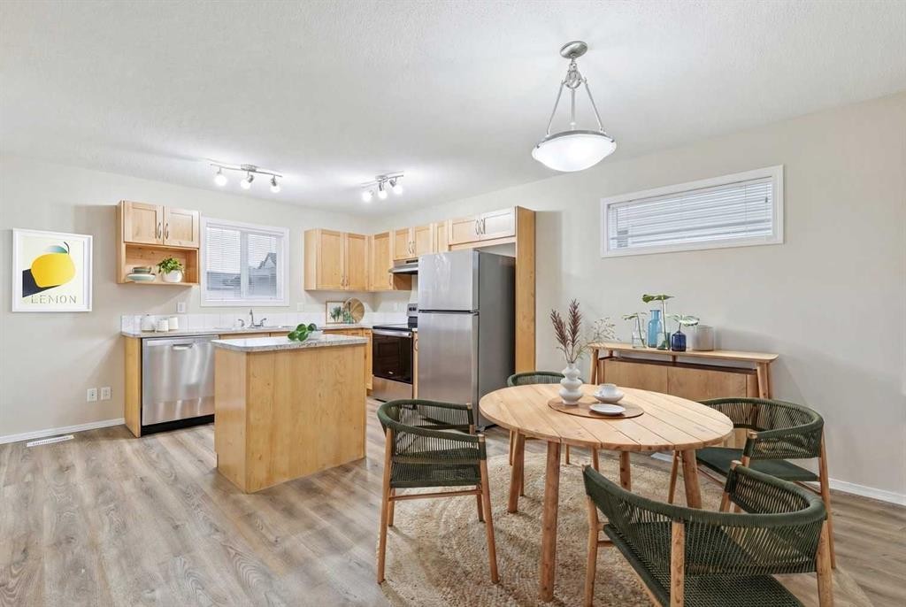 475 Cimarron Boulevard, Okotoks, AB - Indoor