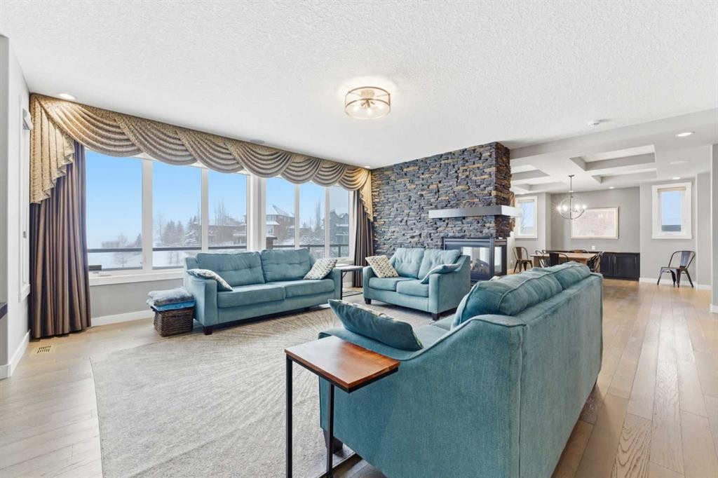 187 Cranarch Circle Se, Calgary, AB - Indoor Photo Showing Living Room