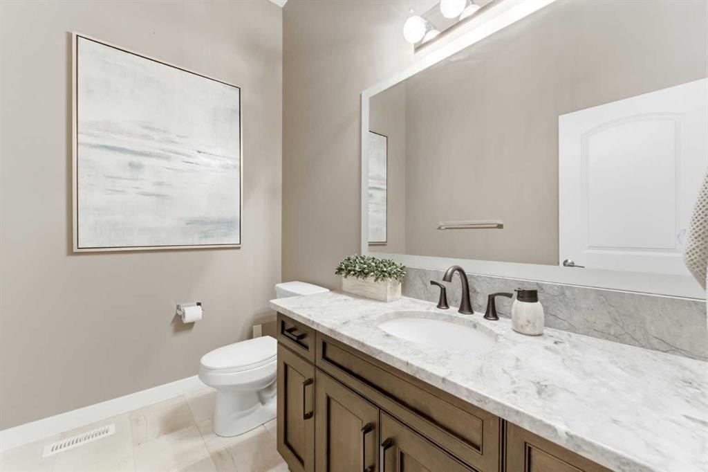 187 Cranarch Circle Se, Calgary, AB - Indoor Photo Showing Bathroom