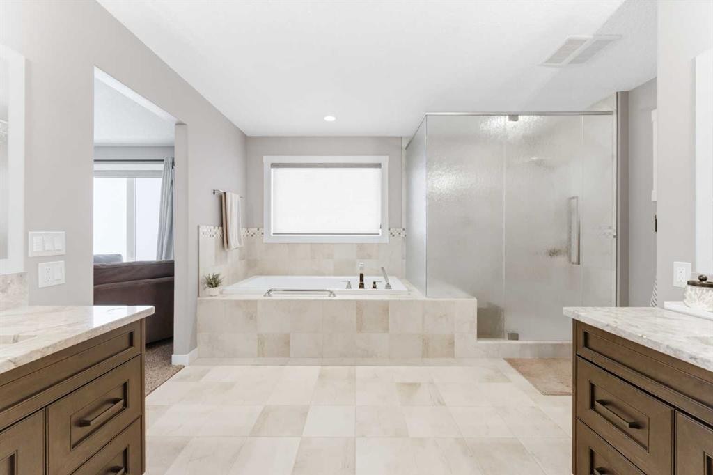 187 Cranarch Circle Se, Calgary, AB - Indoor Photo Showing Bathroom
