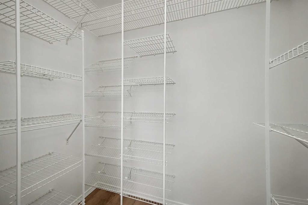 1409 Strathcona Way, Strathmore, AB - Indoor With Storage