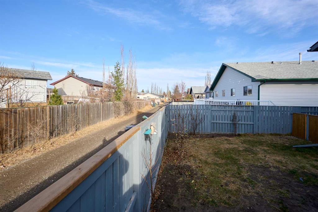 1409 Strathcona Way, Strathmore, AB - Outdoor