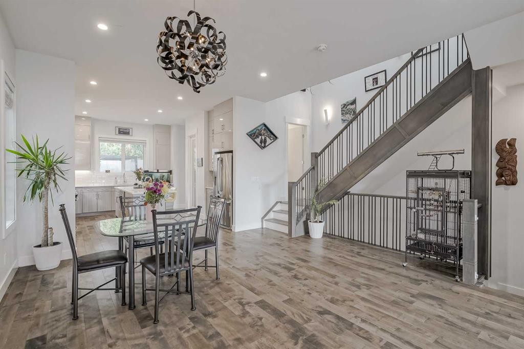 701 13A Street Ne, Calgary, AB - Indoor Photo Showing Dining Room