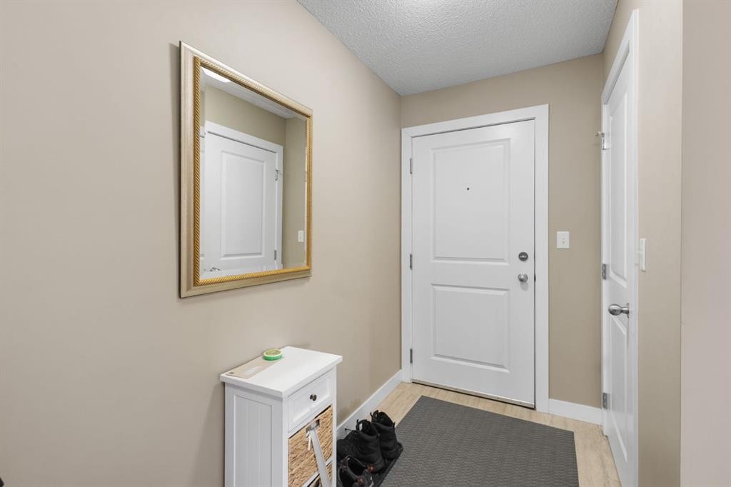 1237-81 Legacy Boulevard Se, Calgary, AB - Indoor Photo Showing Other Room