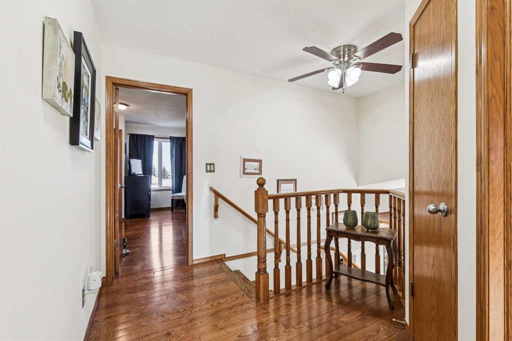 20 Macewan Ridge View Nw, Calgary, AB - Indoor Photo Showing Other Room