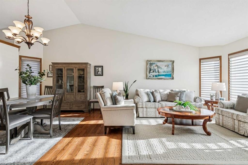 20 Macewan Ridge View Nw, Calgary, AB - Indoor Photo Showing Living Room