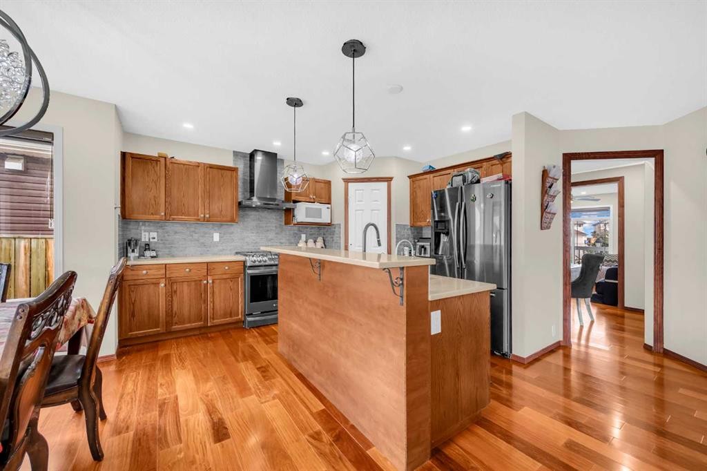 51 Coral Reef Close Ne, Calgary, AB - Indoor Photo Showing Kitchen