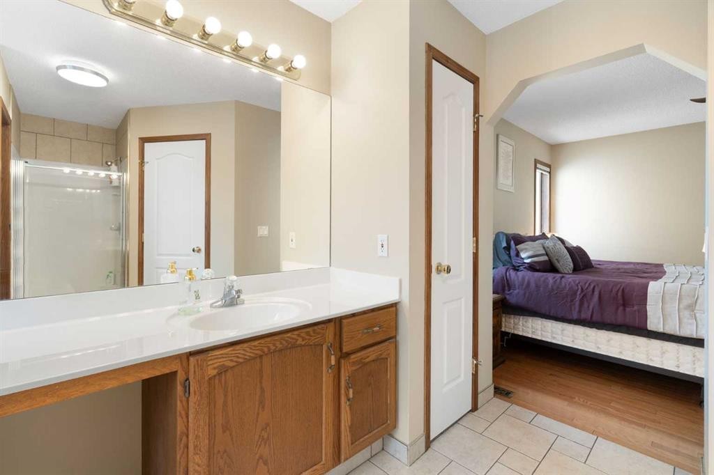 80 Chaparral Road Se, Calgary, AB - Indoor Photo Showing Bathroom