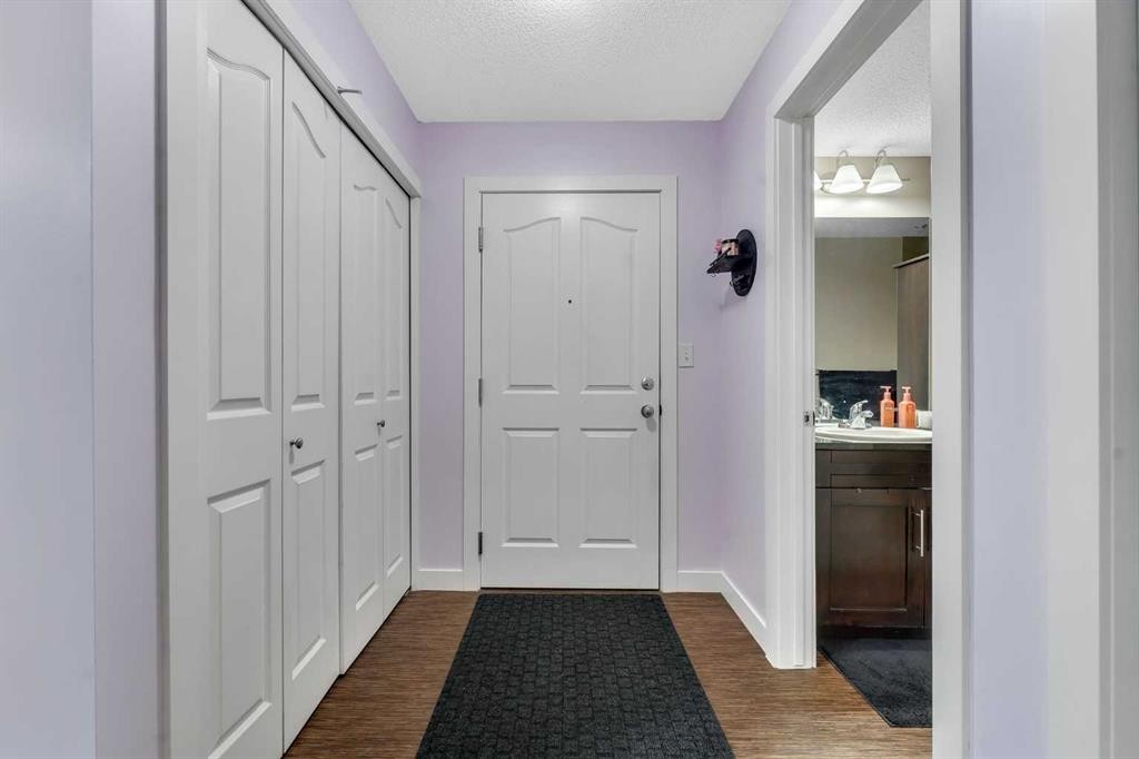 318-7210 80 Avenue Ne, Calgary, AB - Indoor Photo Showing Other Room