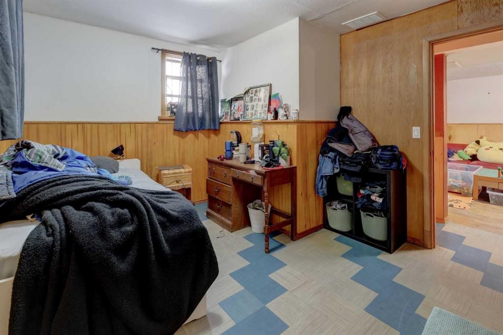 636 17 Avenue Ne, Calgary, AB - Indoor