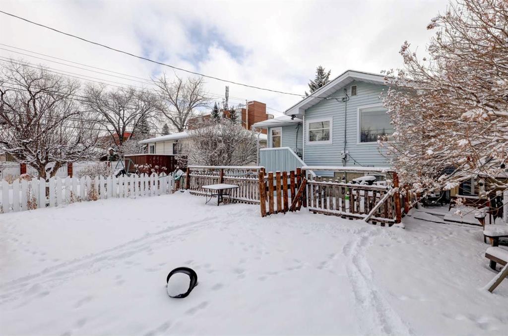 636 17 Avenue Ne, Calgary, AB - Outdoor