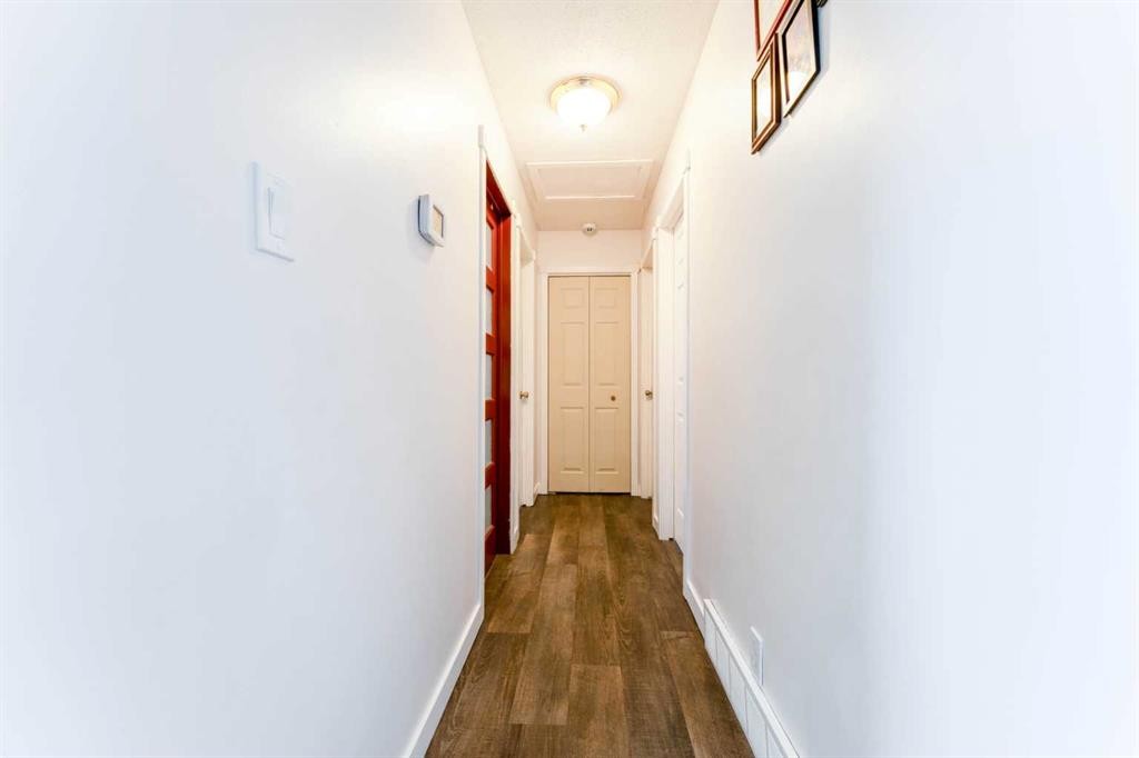 119 Mardale Crescent Ne, Calgary, AB - Indoor Photo Showing Other Room