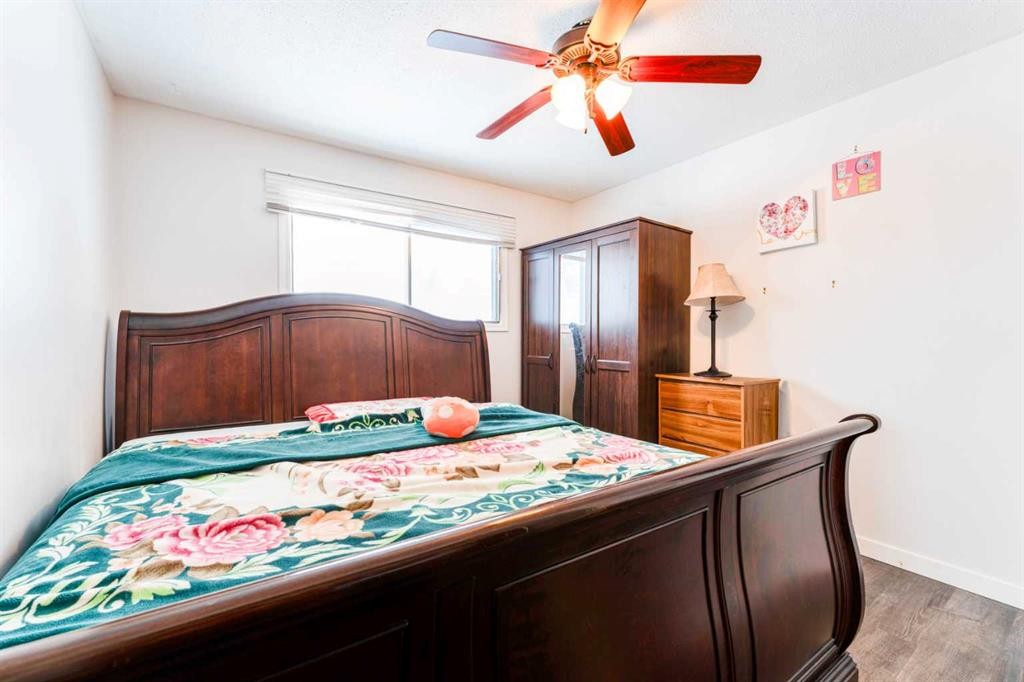 119 Mardale Crescent Ne, Calgary, AB - Indoor Photo Showing Bedroom