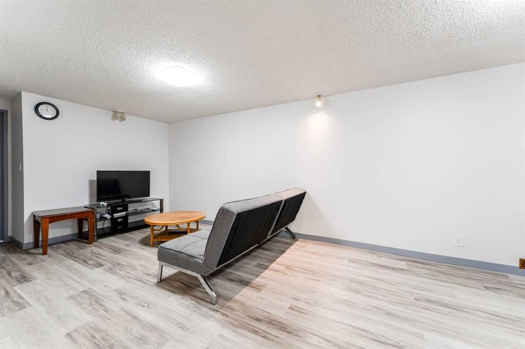 119 Mardale Crescent Ne, Calgary, AB - Indoor