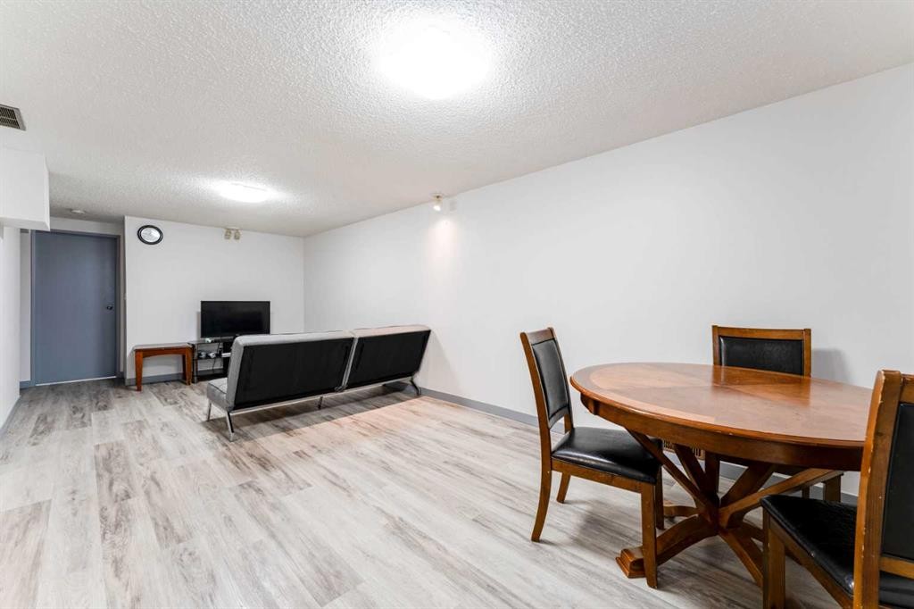 119 Mardale Crescent Ne, Calgary, AB - Indoor Photo Showing Other Room