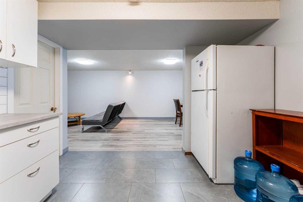 119 Mardale Crescent Ne, Calgary, AB - Indoor
