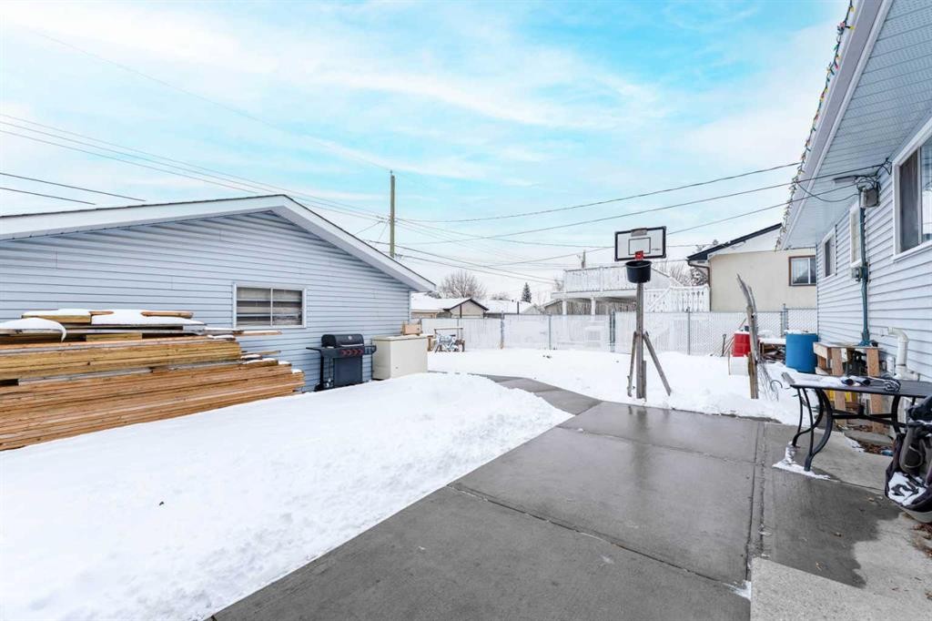119 Mardale Crescent Ne, Calgary, AB - Outdoor