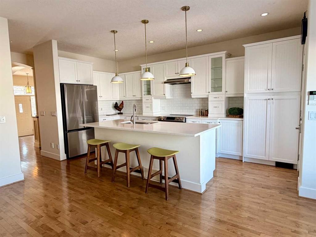 624 27 Avenue Nw, Calgary, AB - Indoor Photo Showing Kitchen With Stainless Steel Kitchen With Upgraded Kitchen