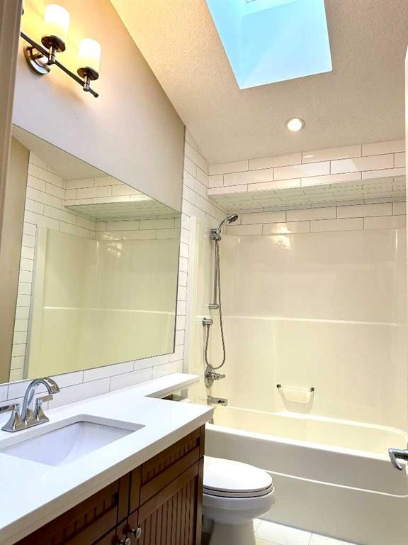 624 27 Avenue Nw, Calgary, AB - Indoor Photo Showing Bathroom