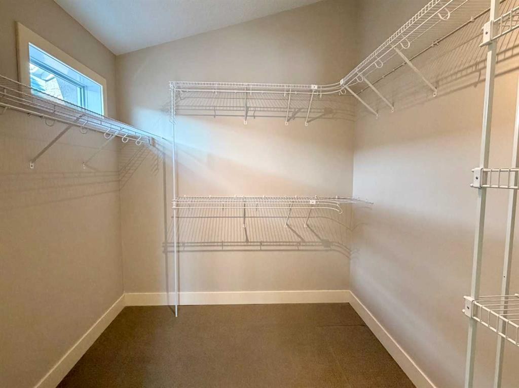 624 27 Avenue Nw, Calgary, AB - Indoor With Storage