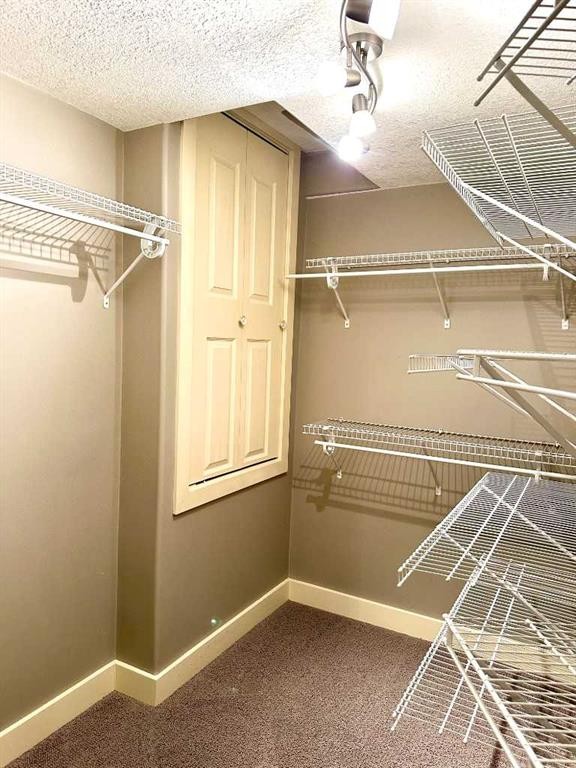 624 27 Avenue Nw, Calgary, AB - Indoor With Storage