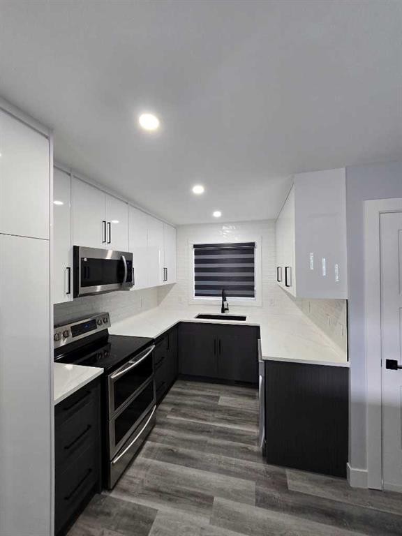 327 Rundleview Drive Ne, Calgary, AB - Indoor Photo Showing Kitchen