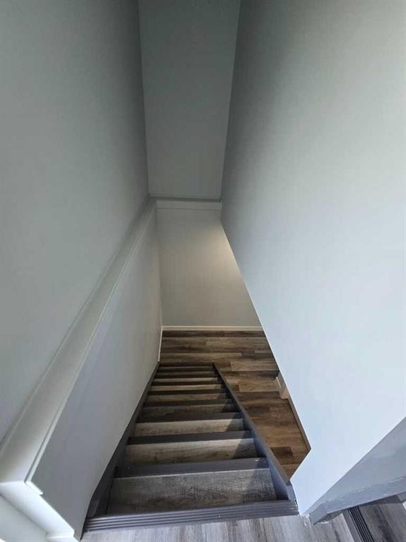 327 Rundleview Drive Ne, Calgary, AB - Indoor Photo Showing Other Room