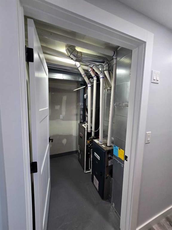 327 Rundleview Drive Ne, Calgary, AB - Indoor Photo Showing Other Room