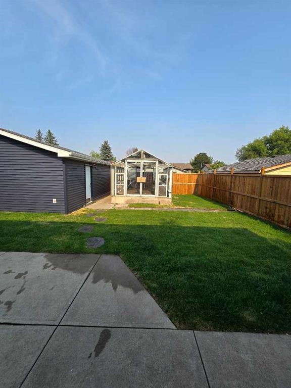 327 Rundleview Drive Ne, Calgary, AB - Outdoor