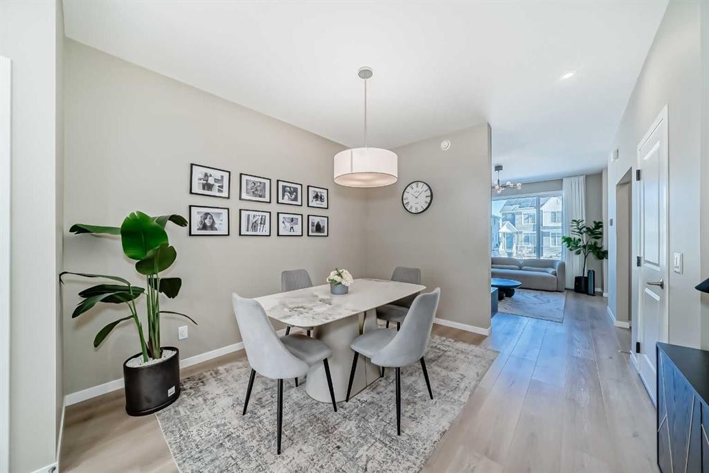 455 Tekarra Drive Nw, Calgary, AB - Indoor Photo Showing Dining Room