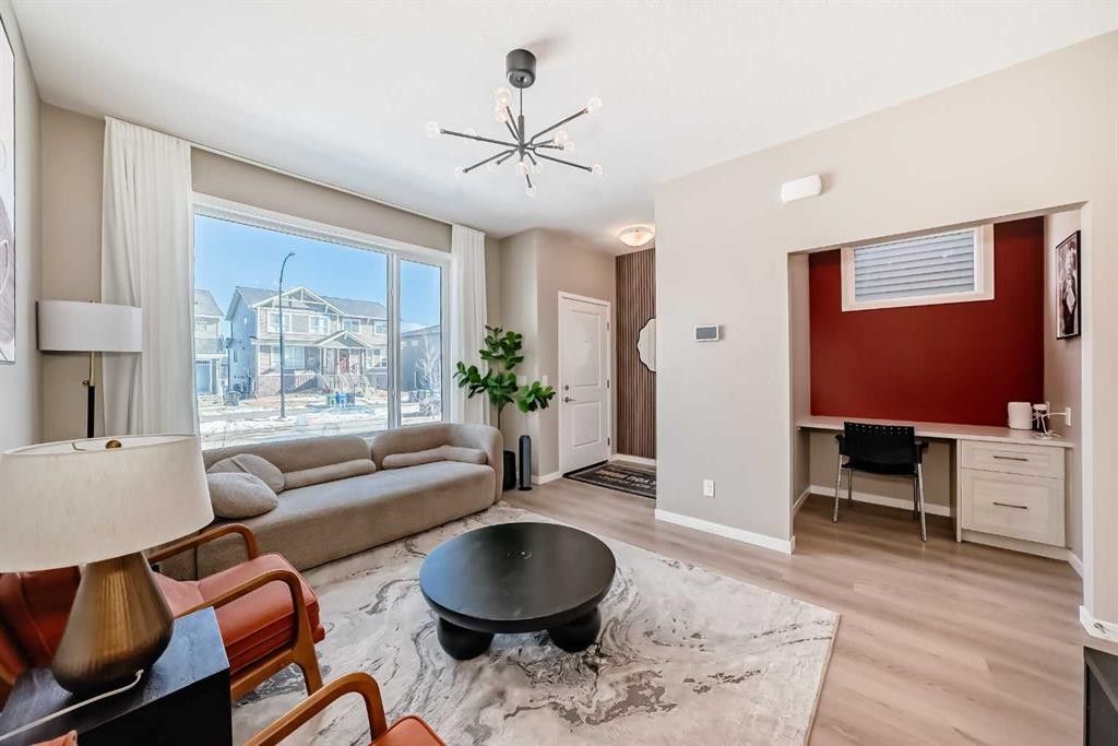 455 Tekarra Drive Nw, Calgary, AB - Indoor Photo Showing Living Room