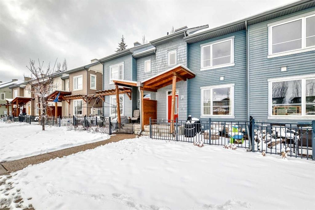 63 Chapalina Square Se, Calgary, AB - Outdoor