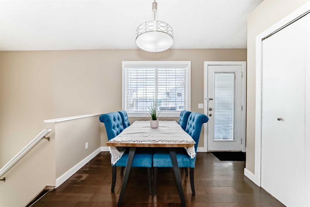 67 Bridleglen Manor Sw, Calgary, AB - Indoor Photo Showing Dining Room