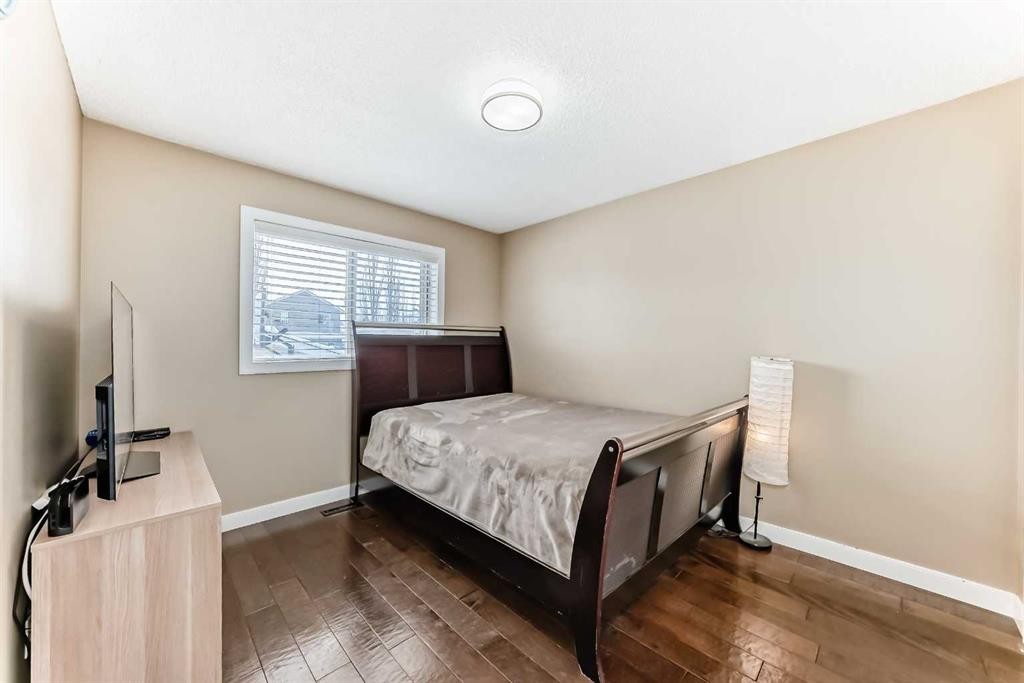 67 Bridleglen Manor Sw, Calgary, AB - Indoor Photo Showing Bedroom
