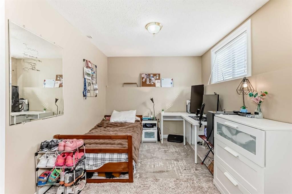 67 Bridleglen Manor Sw, Calgary, AB - Indoor