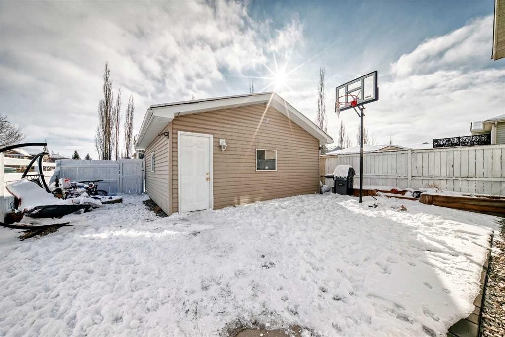 67 Bridleglen Manor Sw, Calgary, AB - Outdoor