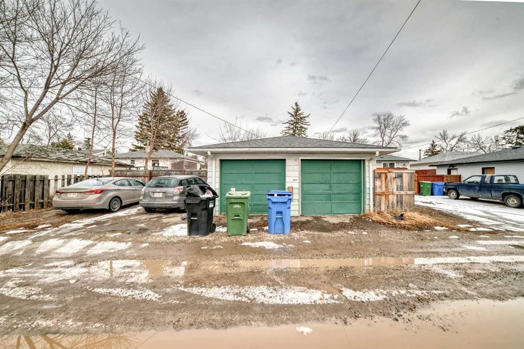 2517 36 Street Se, Calgary, AB - Outdoor